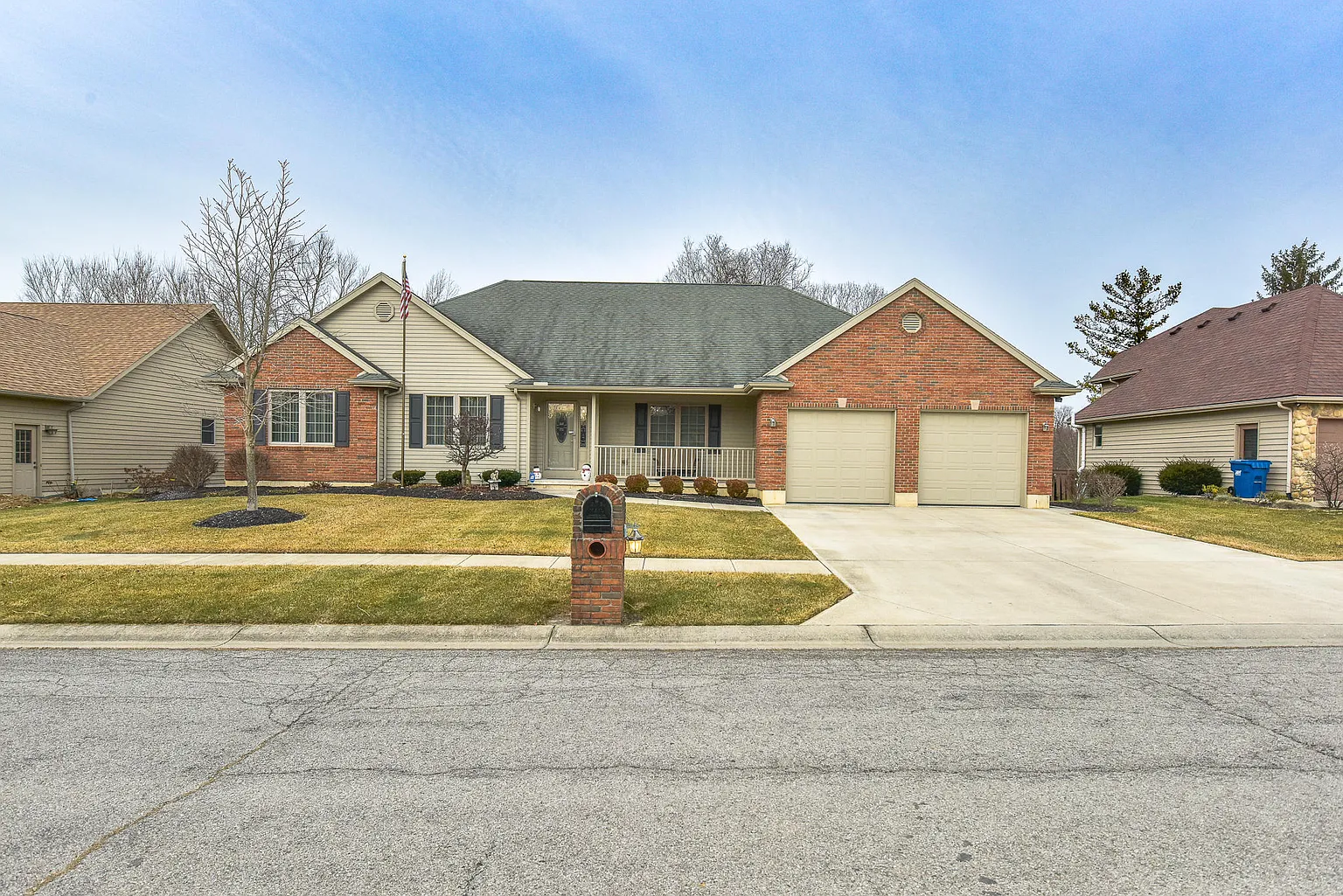 201 Ashbrook Dr photo 1