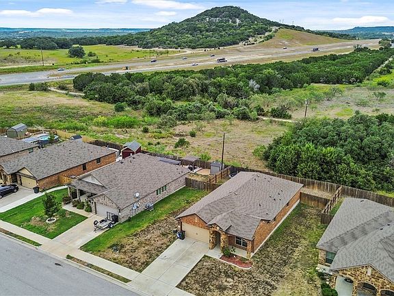 4th image of 109 Christopher Dr