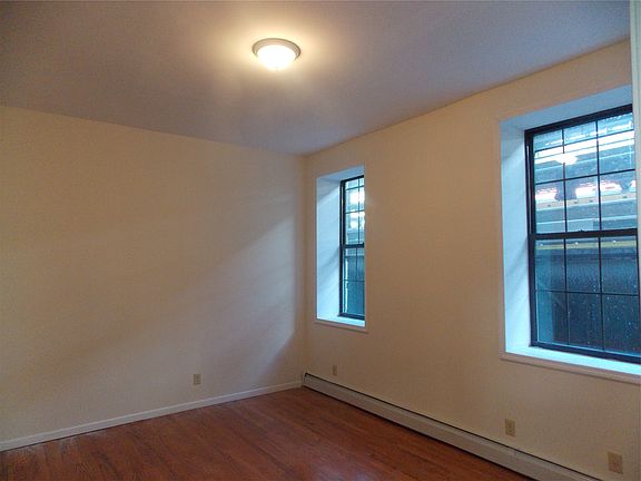 4th image of 926 Broadway #1