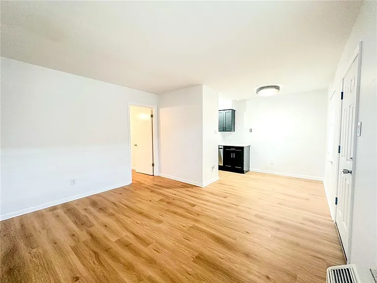 800 Martin Behrman Ave #205 — Photo 5