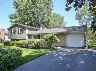 64 Crimson Bramble Rd, Rochester, NY 14623