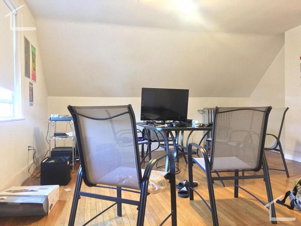 2nd image of 69 Chester St #3