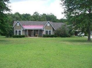 2541 Perry Rd, Grenada, MS 38901