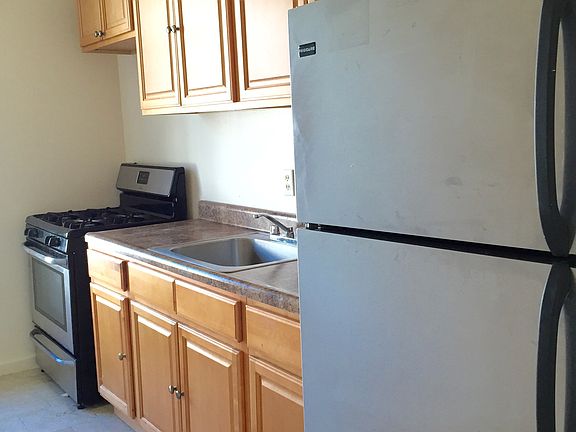 5th image of 4128 Carpenter Ave APT 3D