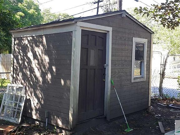 5th image of 2134 N Fernwood Dr