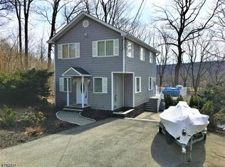 529 Lakeshore Dr, Hewitt, NJ 07421