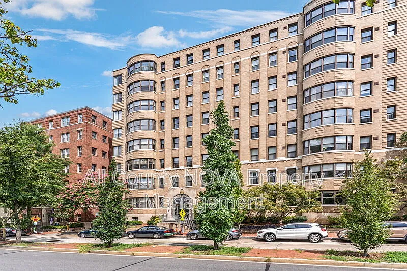 2515 K St NW #302