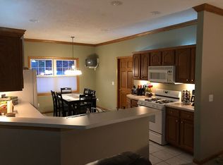 1712 Ravin Nest Ct, Crown Point, IN 46307