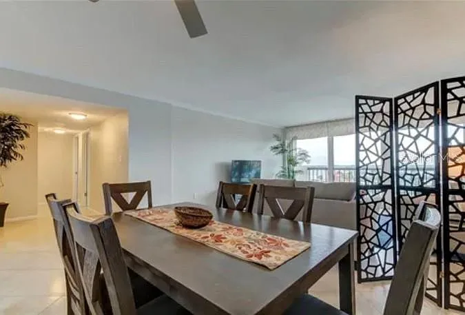 2 bed, 2.0 bath, 1240 sqft, $2,999 — Photo 3