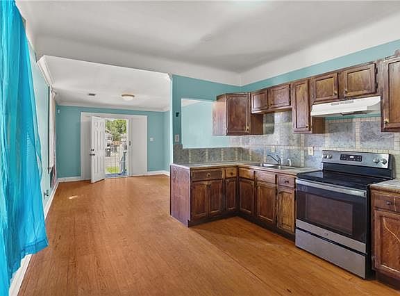 3rd image of 2530 Elder St