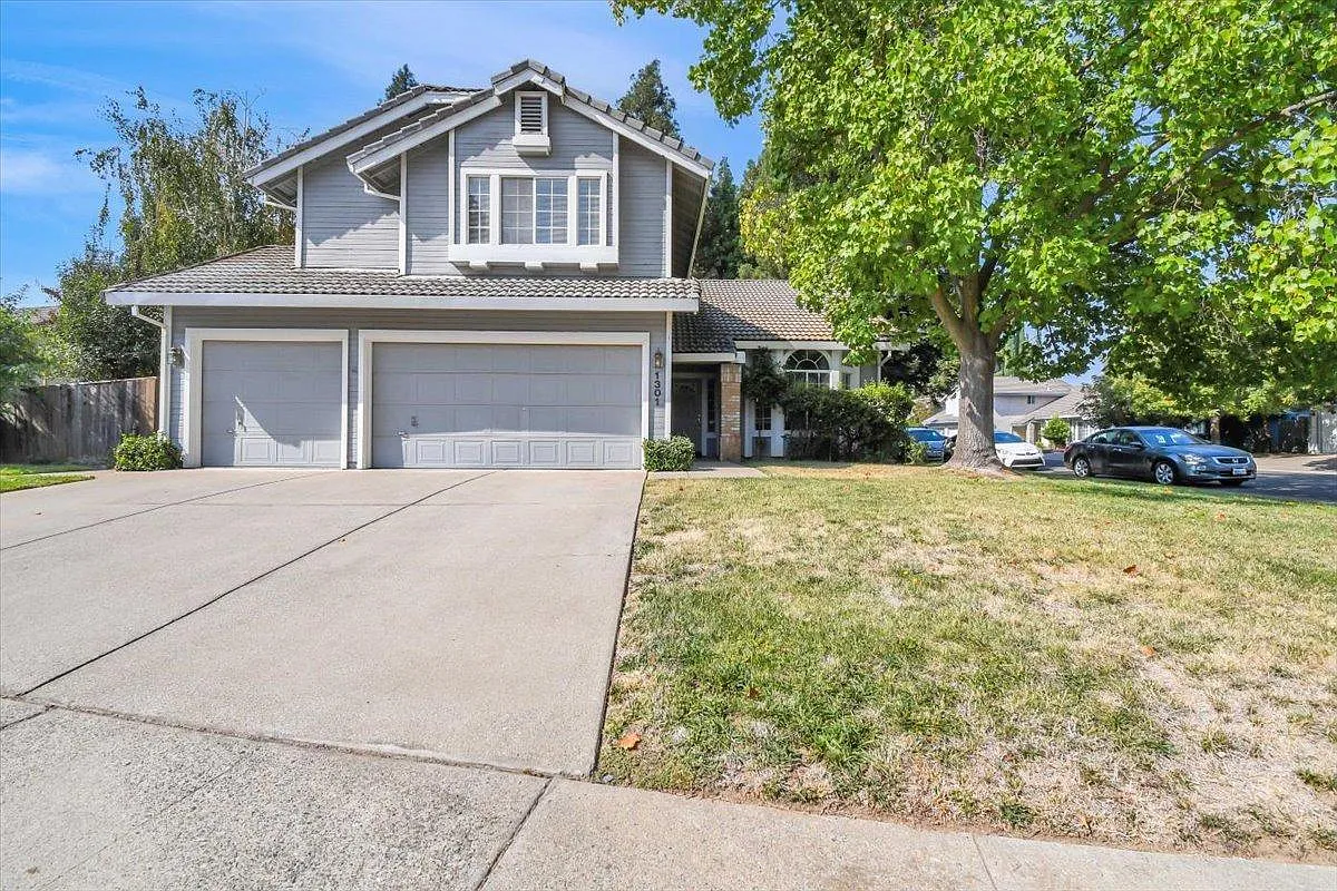 1301 Zephyr Dr photo 1