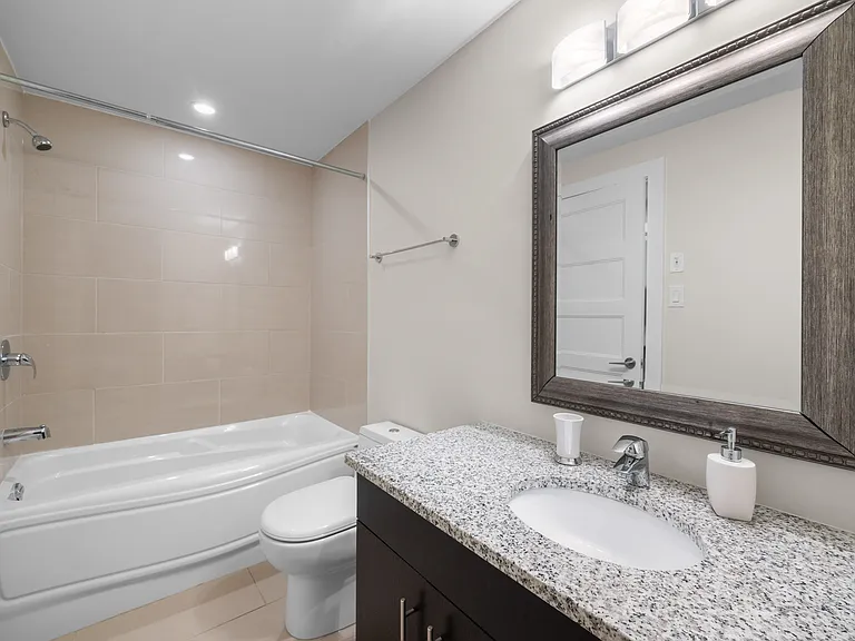 15 Kings Wharf Pl #206 — Photo 14