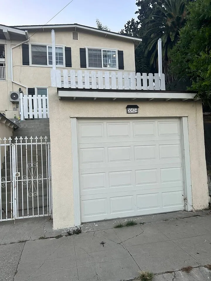 Studio, 650 sqft, $2,500 — Photo 1