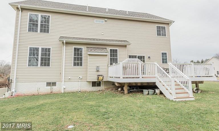 2nd image of 3019 Saint Johns Ln