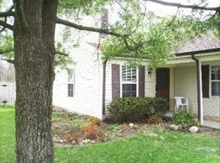 57 Pine Cir, Cary, IL 60013