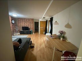 103 Gainsborough St