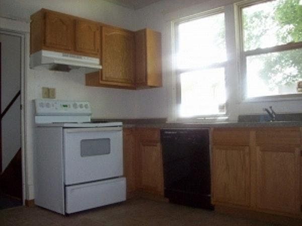 2nd image of 508 N Dubuque St