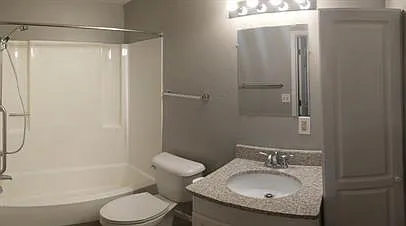 904 Baker St — Photo 6