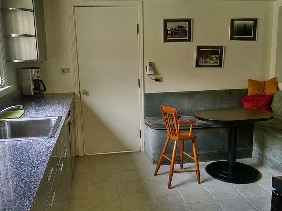 4th image of 35 Blackstone Ave