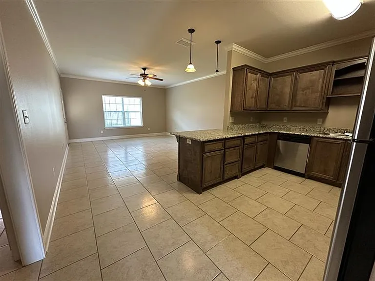 4002 Mobley Cir — Photo 9