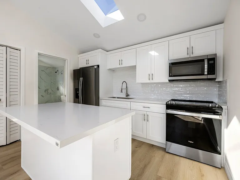 13118 Cordary Ave #B — Photo 3
