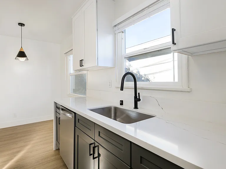 2023 Mathews Ave #A — Photo 5