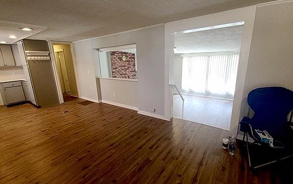 2nd image of 9648 Valerie St