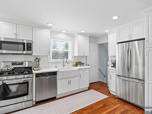 611 Albert Pl, Ridgewood, NJ 07450