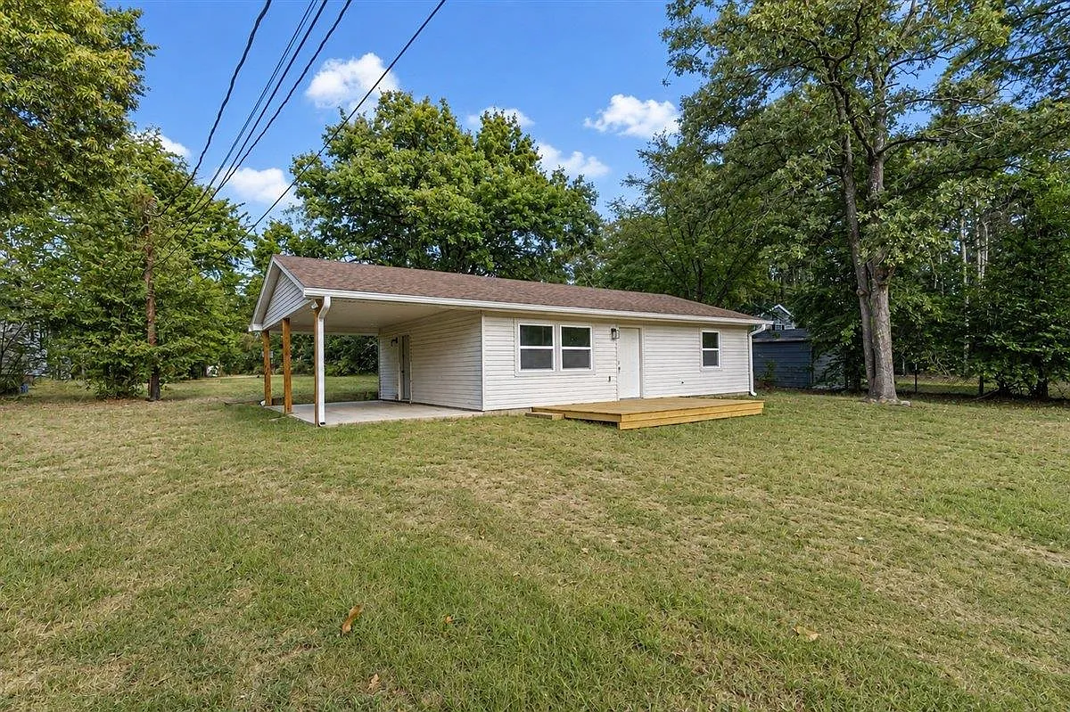 2 bed, 1.0 bath, 816 sqft, $1,450 — Photo 2