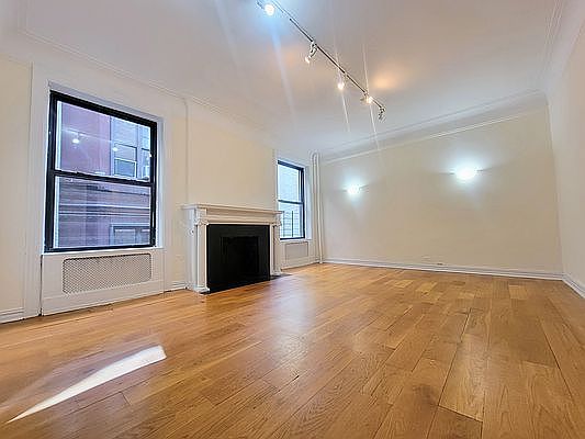 1st image of 251 W 81st St #5Z