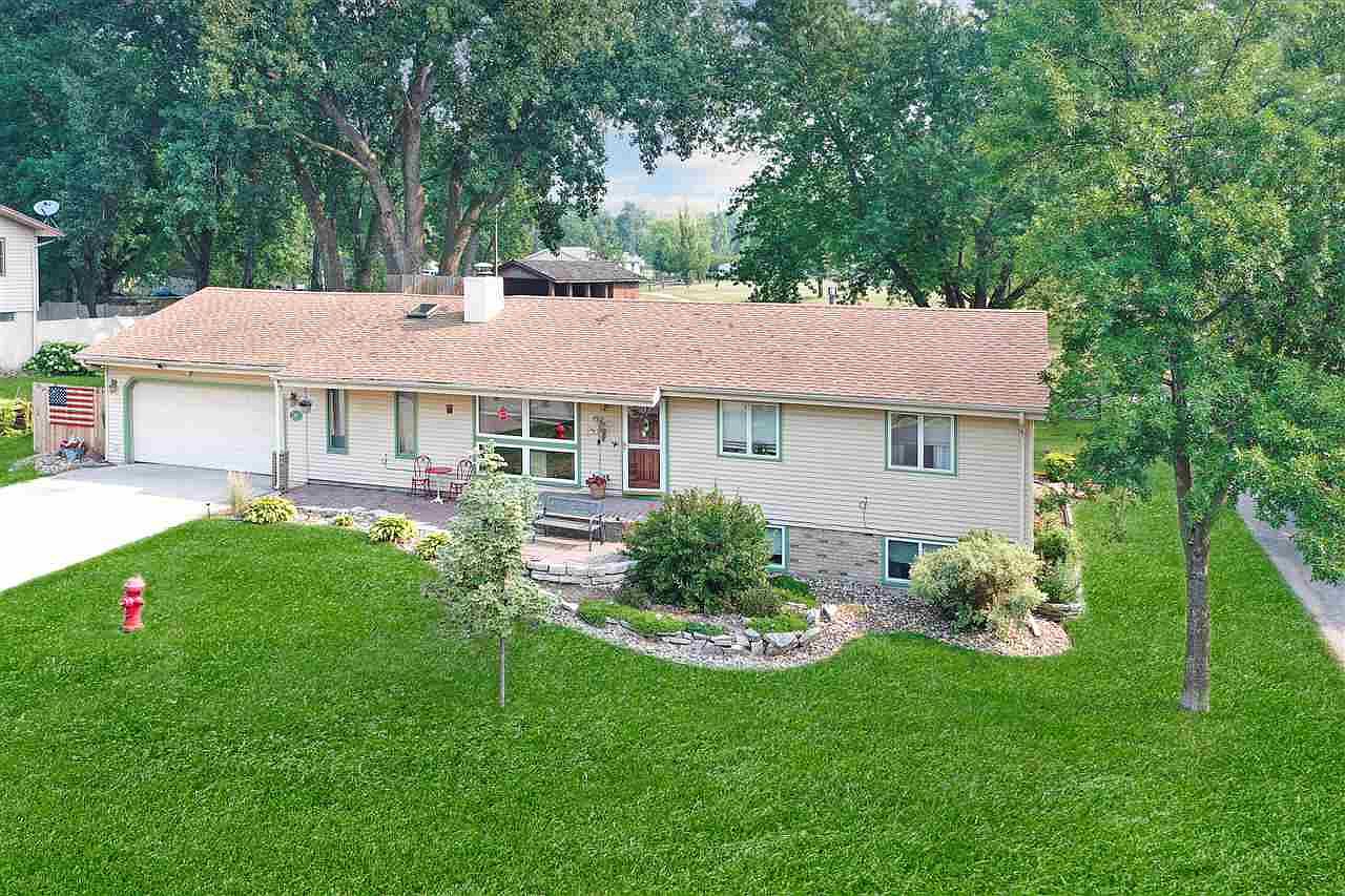 2711 Center Lake Dr, Spirit Lake, IA 51360 Zillow