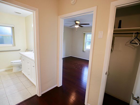 3rd image of 235 23rd Ave SE