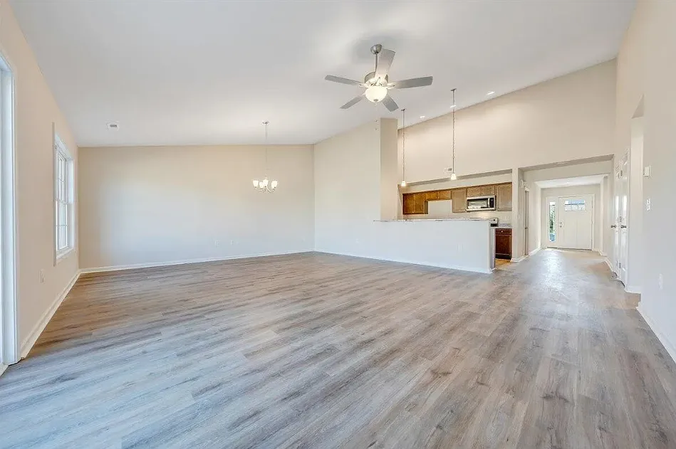 2 bed, 1585 sqft, $1,849 — Photo 2