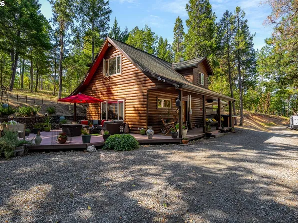 357 El Conejo Dr, Grants Pass, OR 97526