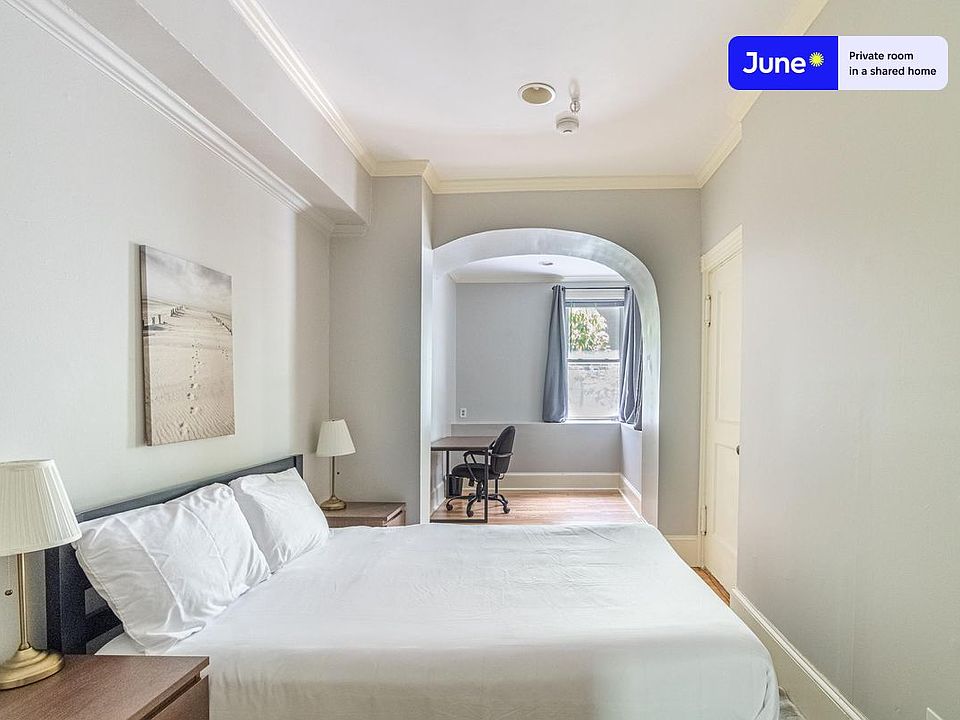 1st image of 129 Chiswick Rd #A