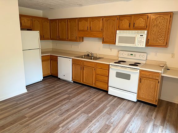2nd image of 402 Jerick Cir