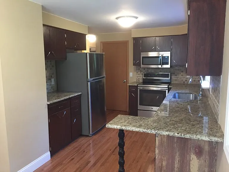1026 W Lorain St — Photo 23