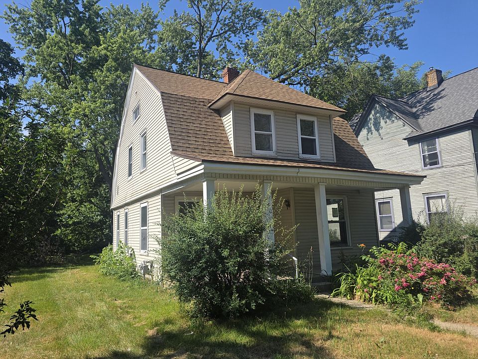 1st image of 850 Prince St SE