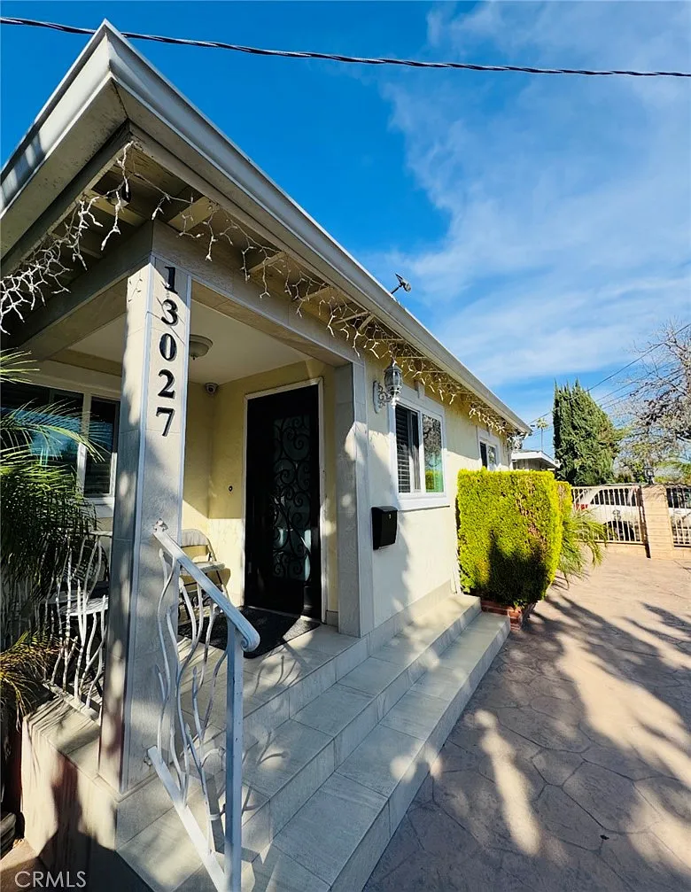 3 bed, 1098 sqft, $4,500 — Photo 2