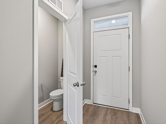 5th image of 12669 Erskin St NE