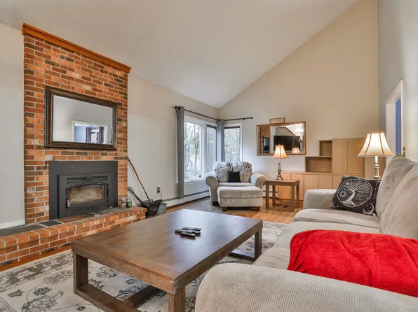 11 Teloian Drive, Hudson, NH 03051