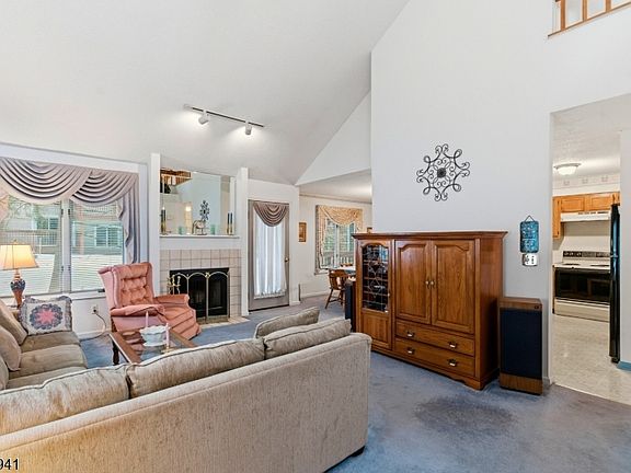 5th image of 20 Heritage Ct