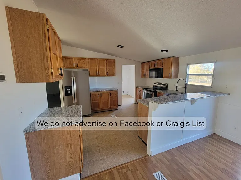910 Blue Rd — Photo 4