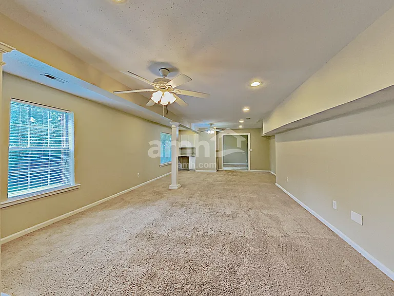 147 Grove Ln — Photo 18