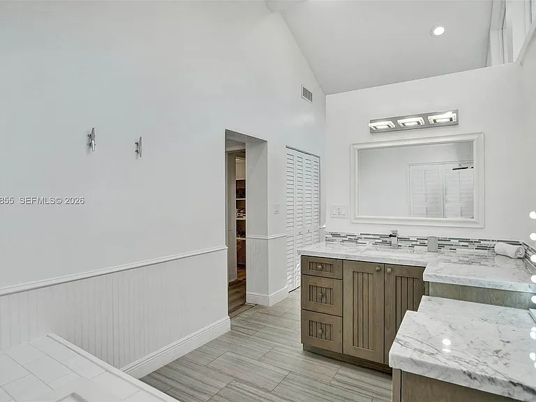 2120 SW 28th Way — Photo 41