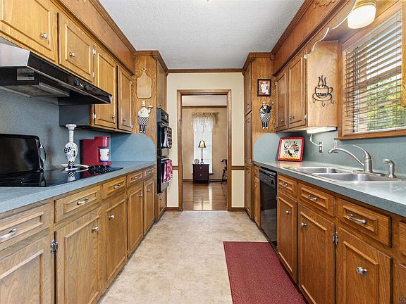 4th image of 801 Loraine Ct