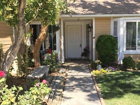 3rd image of 45952 Desert Springs Dr