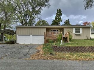 3740 NE Chaumiere Rd, Kansas City, MO 64117