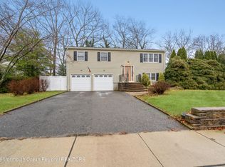 37 Pine Tree Dr, Bayville, NJ 08721
