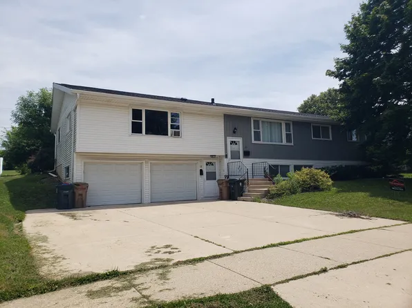 13 Meadowlark Dr, Madison, WI 53714